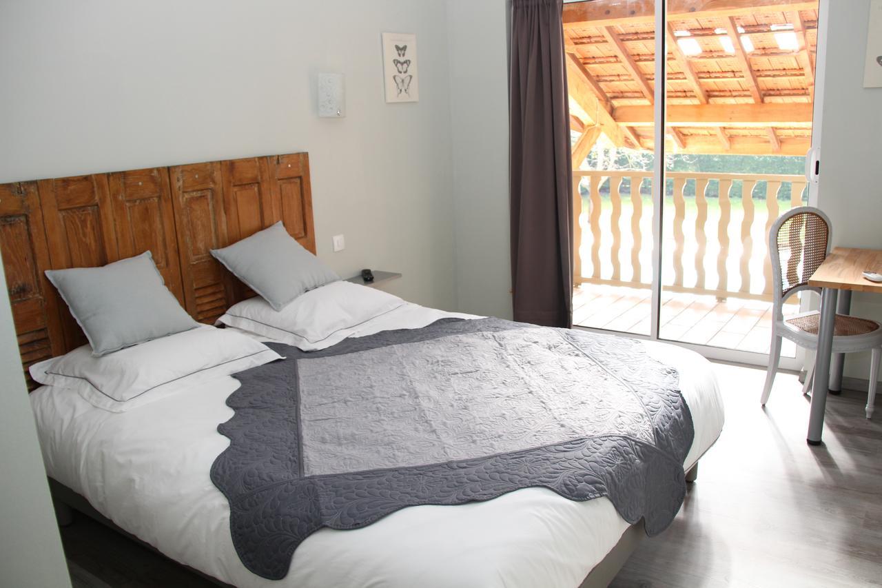Sous Le Figuier Bed and Breakfast Saint-Siméon-de-Bressieux Exteriör bild